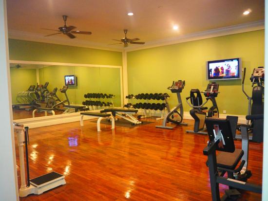 Staying Fit in a Small Footprint: Why a Dedicated Park Gym is a Full-Time RVer’s Best Friend